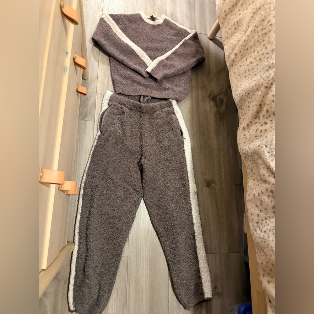 SKIMS Casual Set - Brown and White